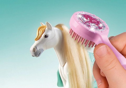 Set s figuricama Horses 71354 Isabella i Lioness u zoni za pranje konjaIVET.HR - MODERNA ODJEĆA