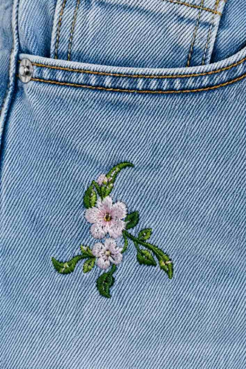 Ženske traper kratke hlače s visokim strukom i cvjetnim vezom FLARENA, Boja: denim, IVET.HR - MODERNA ODJEĆA