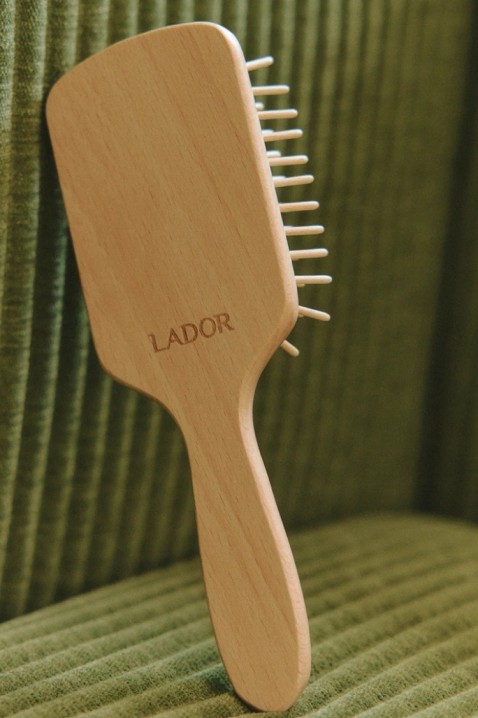 Lador Detangling Paddle Hair Brush Wood 19 cm * 4,3 cm * 6,8 cmIVET.HR - MODERNA ODJEĆA