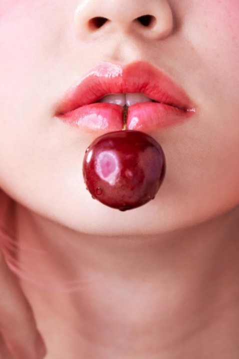 TOCOBO Glass Tinted Lip Balm 011 Flush Cherry 3.5 gIVET.HR - MODERNA ODJEĆA