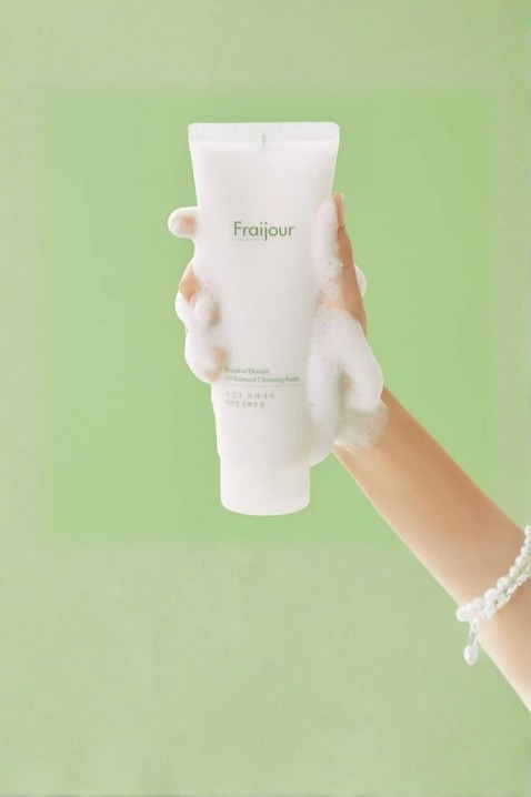 Fraijour Heartleaf Blemish pH Balanced Cleansing Foam 250 mlIVET.HR - MODERNA ODJEĆA