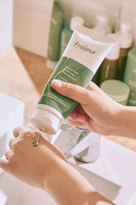 Fraijour Original Herb Wormwood Cleansing Foam 150 mlIVET.HR - MODERNA ODJEĆA