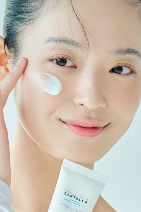 SKIN1004 Madagascar Centella Hyalu-Cica Water-Fit Sun Serum 15 mlIVET.HR - MODERNA ODJEĆA