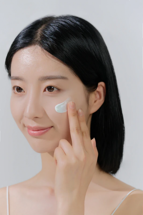 SKIN1004 Madagascar Centella Hyalu-Cica Water-Fit Sun Serum 50mlIVET.HR - MODERNA ODJEĆA