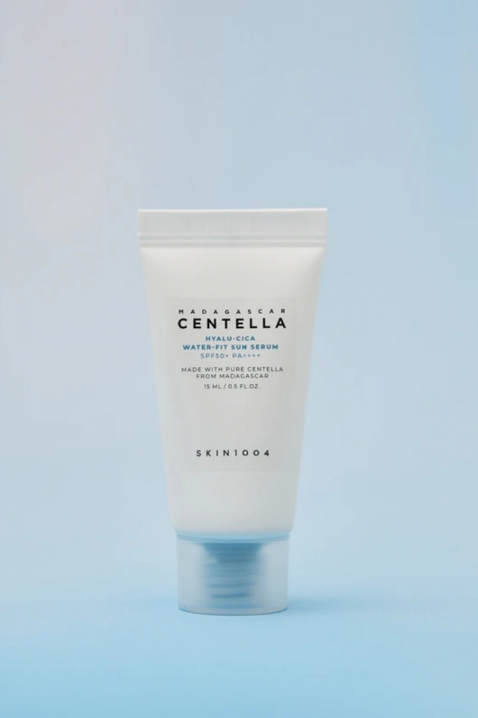 SKIN1004 Sunscreen serum Madagascar Centella Hyalu-Cica Water-Fit Sun Serum, 15 mlIVET.HR - MODERNA ODJEĆA