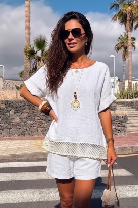 široka ženska bluza s mrežastim detaljem i priloženom ogrlicom PENELOPIA WHITE